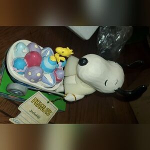 Jim Shore Snoopy Easter Wheelbarrow "Easter Egg Extravaganza